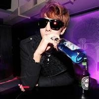 qq头像男生喝酒伤感颓废喝酒男生头像伤感图片