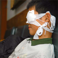 男生蒙眼头像图片大全 纱布或丝巾蒙着眼睛的男生头像
