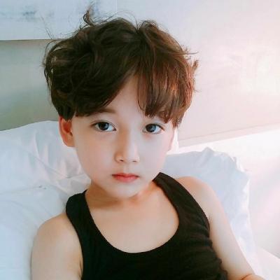 美头网 男生头像 > 小男孩头像可爱帅萌