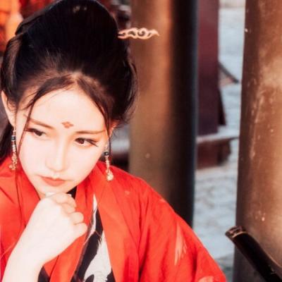 古风头像女红衣 高清好看的红衣女忧伤古风头像