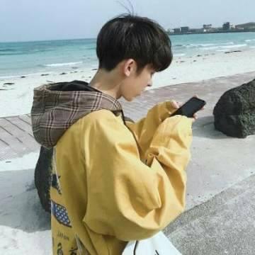 qq头像男生时尚潮流 高清帅气的潮流时尚男生qq头像