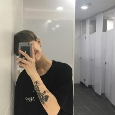 qq头像手机控男生 高清新潮的手机控男生头像超拽