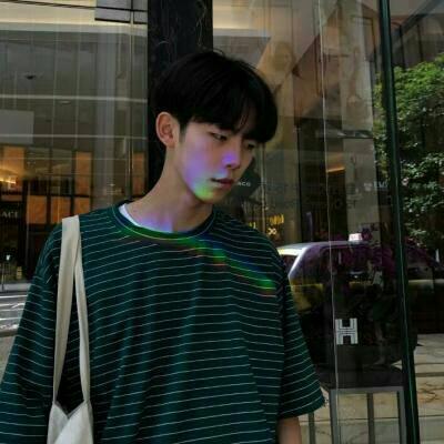 酷炫图片头像男生 高清酷炫的帅气男头大图