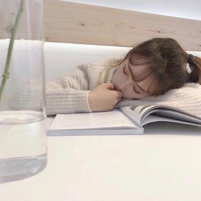 20张高清好看的文艺气质女孩头像图片