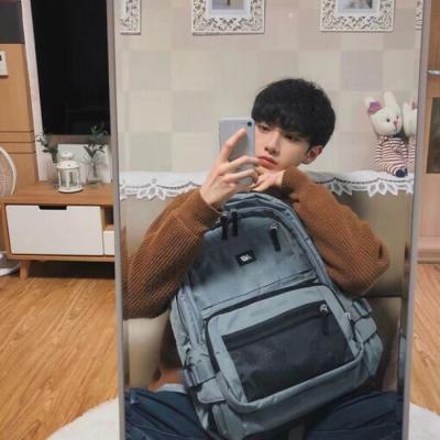 17张高清好看的男生头像暖男帅气阳光