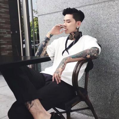 男生吸烟头像伤感图片 高清男生吸烟失落伤感头像图片