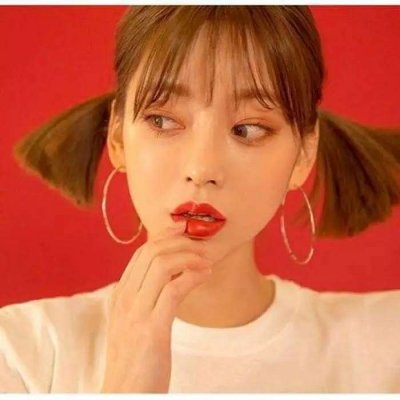 微信红色头像女生 高清有意境的红色系女生头像图片