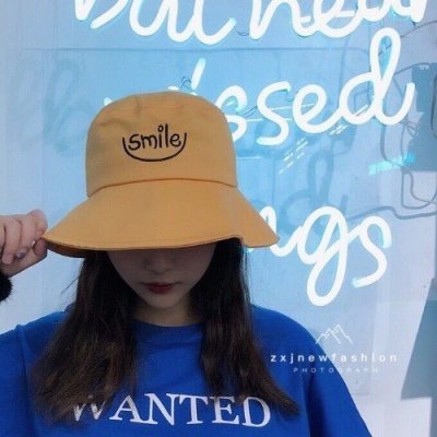酷帅女生戴帽子头像 高清好看女生头像酷酷的戴帽子